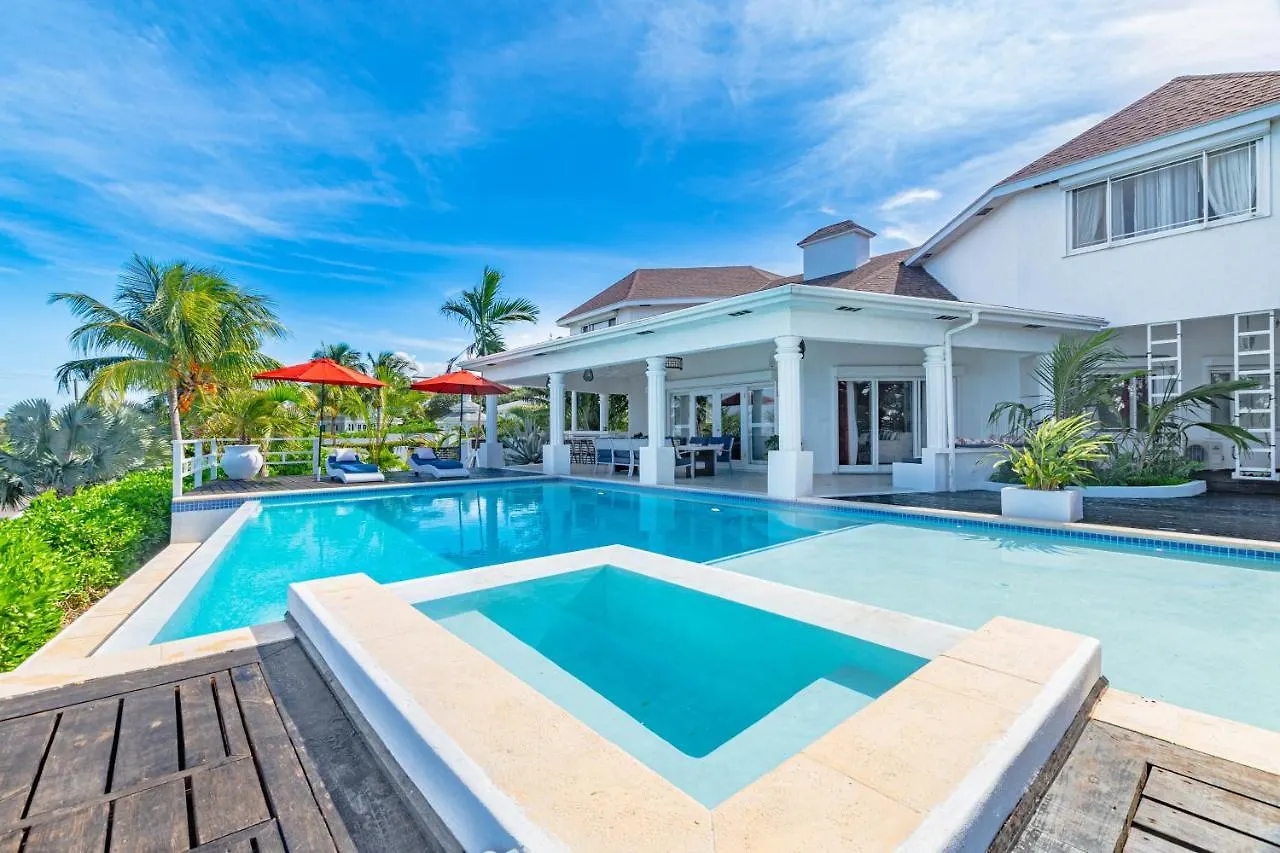 Villa Northwinds - At Orange Hill - Private Pool Nassau